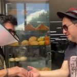 WIDEO: „Mistrz” został zmuszony do wzięcia udziału w zakładzie i chodzenia po ulicach z „kołnierzem wstydu” ➤ Buzzday.info