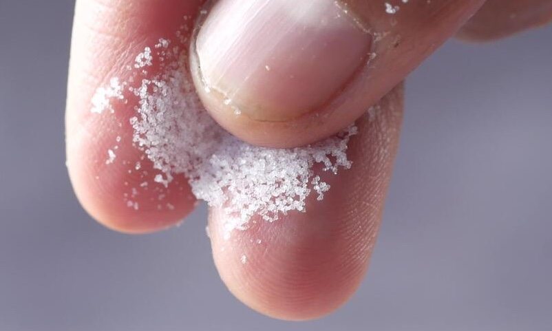 A Pinch of Salt Before Bed: Why Do People Place It Under Their Tongues and Does It Really Work?