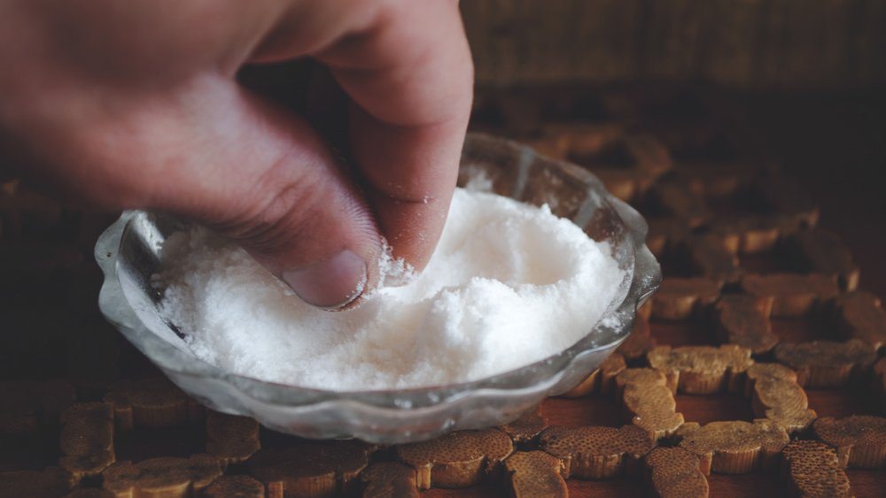 A Pinch of Salt Before Bed: Why Do People Place It Under Their Tongues and Does It Really Work?